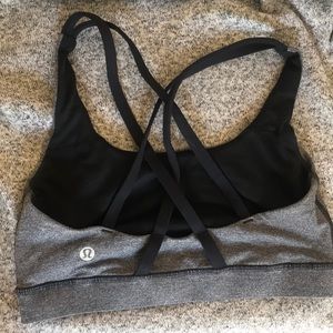 LULULEMON SPORTS BRA. SIZE 4.